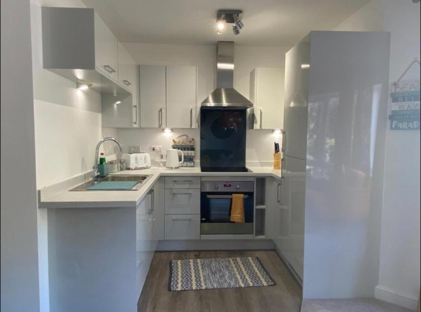 Rhôs-on-Sea Luxury Modern 1Bed Sea View Apartment מראה חיצוני תמונה